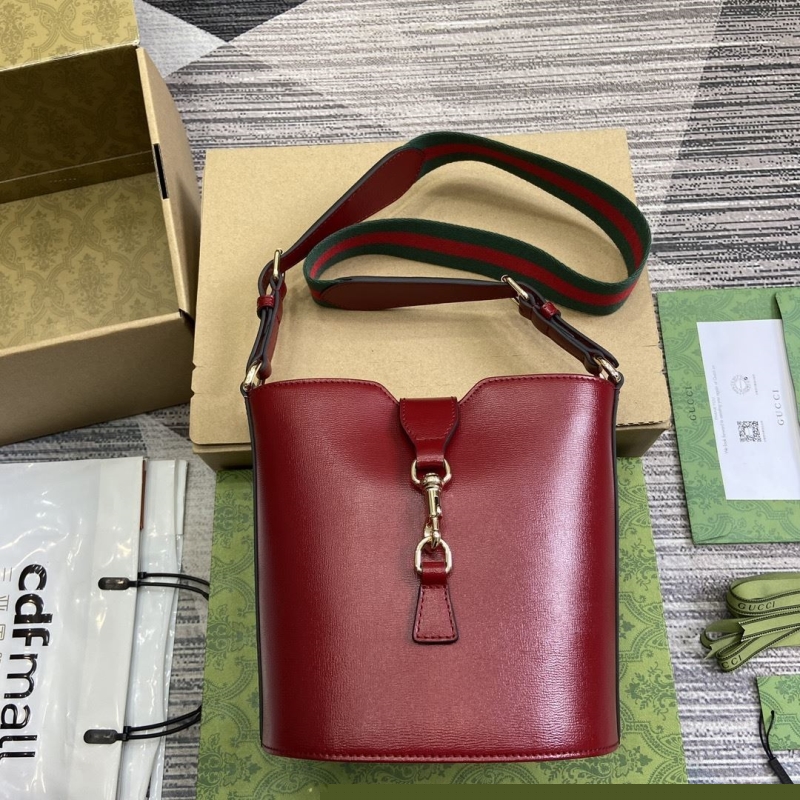 G*u*i bucket bags